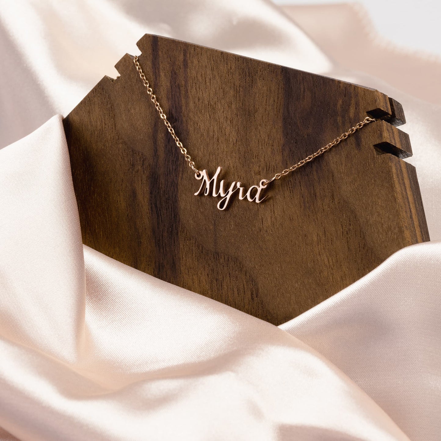 Custom_Name_Necklace_Mockups_File.jpg_15898649